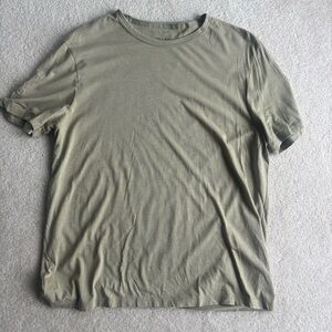 Essential Men's Olive Short Sleeve Crew Tee
